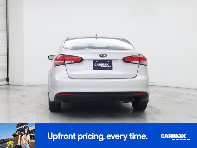 Photo of 2017 Gray Kia Forte