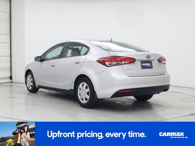 Photo of 2017 Gray Kia Forte