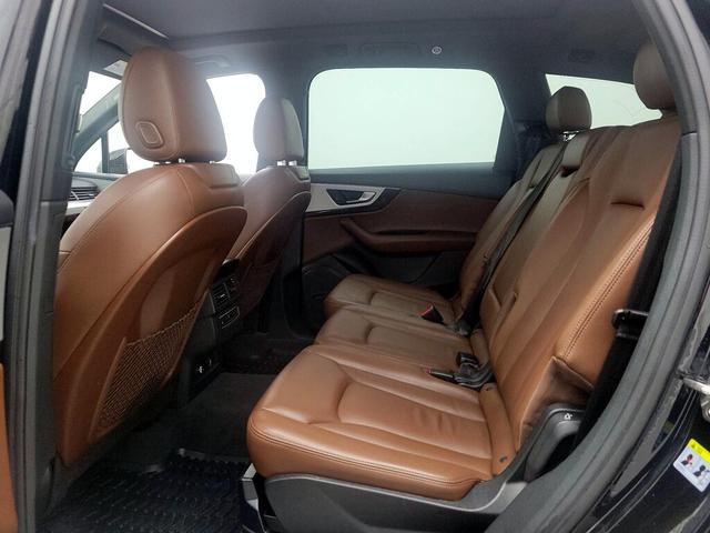 Photo of 2019 Black Audi Q7
