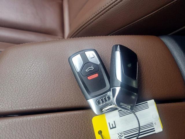 Photo of 2019 Black Audi Q7