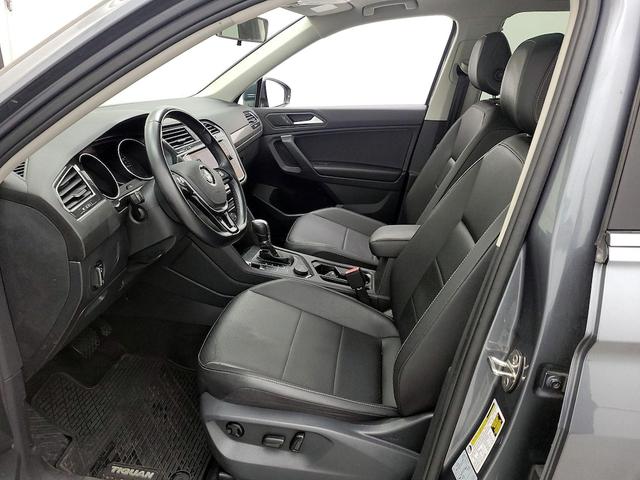 Photo of 2019 Gray Volkswagen Tiguan