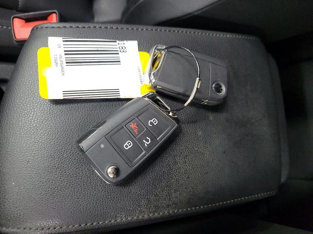 Photo of 2019 Gray Volkswagen Tiguan