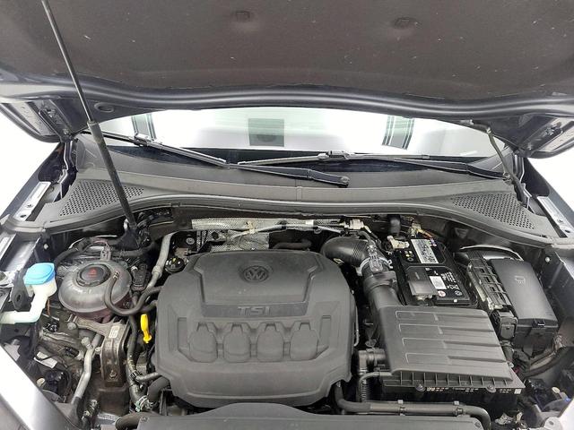 Photo of 2019 Gray Volkswagen Tiguan