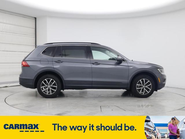 Photo of 2019 Gray Volkswagen Tiguan