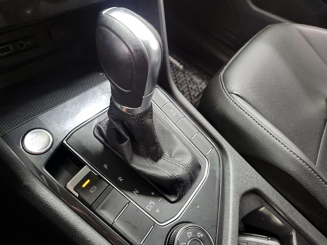 Photo of 2019 Gray Volkswagen Tiguan