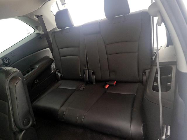 Photo of 2022 White Honda Pilot