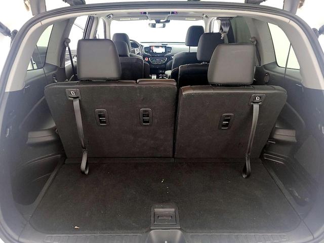 Photo of 2022 White Honda Pilot