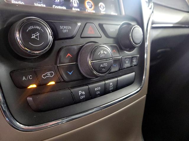 Photo of 2015 White Jeep Grand Cherokee