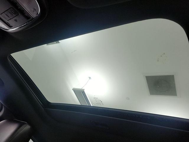 Photo of 2015 White Jeep Grand Cherokee
