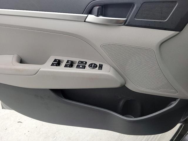Photo of 2020 Gray Hyundai ELANTRA