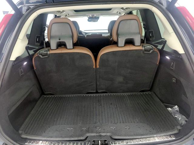 Photo of 2020 Blue Volvo XC90