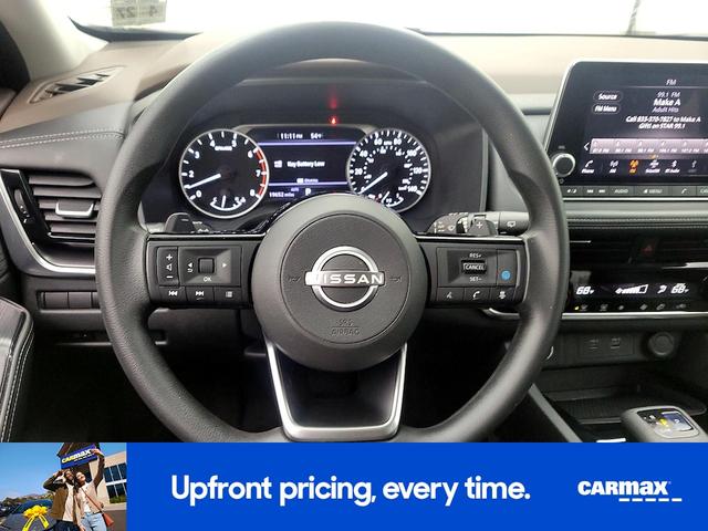 Photo of 2022 Black Nissan Rogue