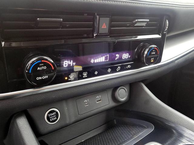 Photo of 2022 Black Nissan Rogue