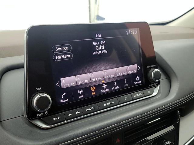 Photo of 2022 Black Nissan Rogue