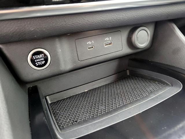 Photo of 2022 Black Nissan Rogue