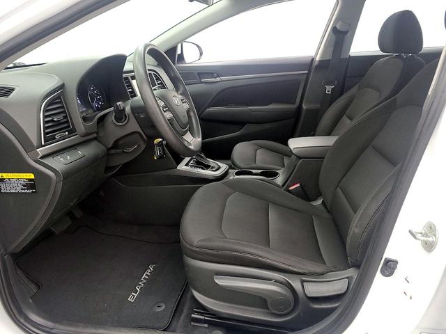Photo of 2018 White Hyundai ELANTRA