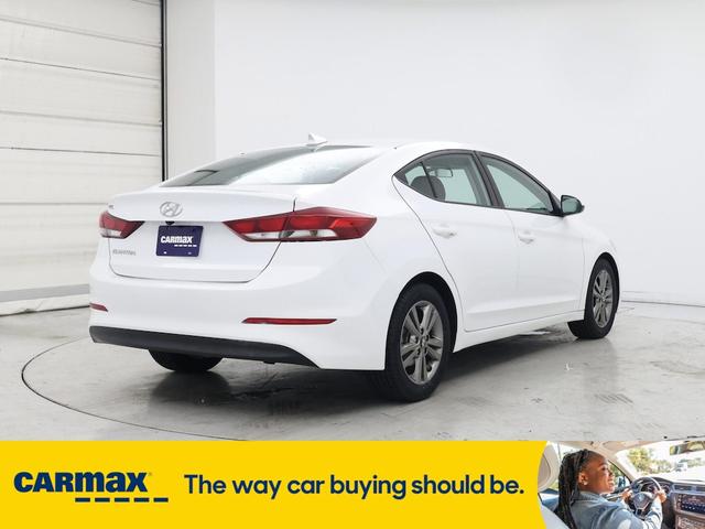 Photo of 2018 White Hyundai ELANTRA