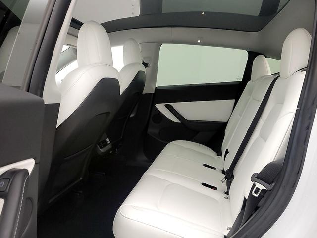 Photo of 2021 White Tesla Model Y