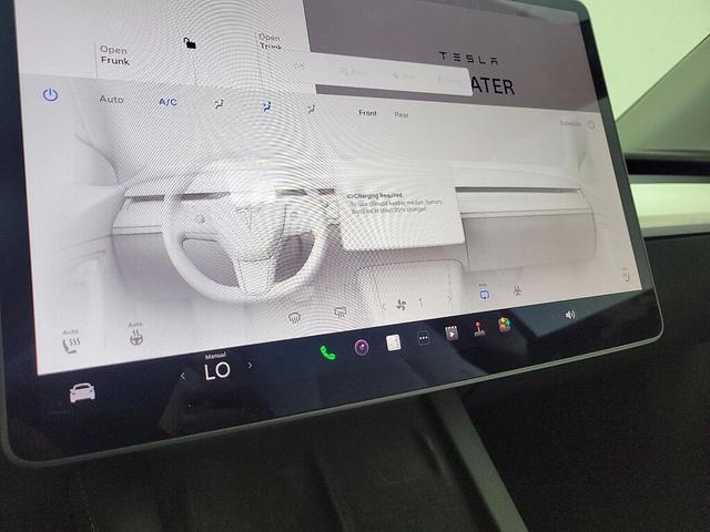 Photo of 2021 White Tesla Model Y