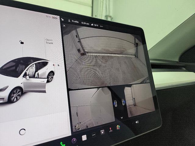 Photo of 2021 White Tesla Model Y