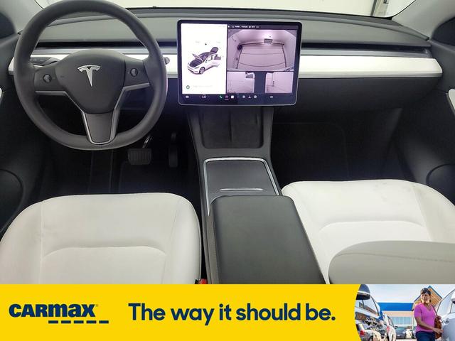 Photo of 2021 White Tesla Model Y