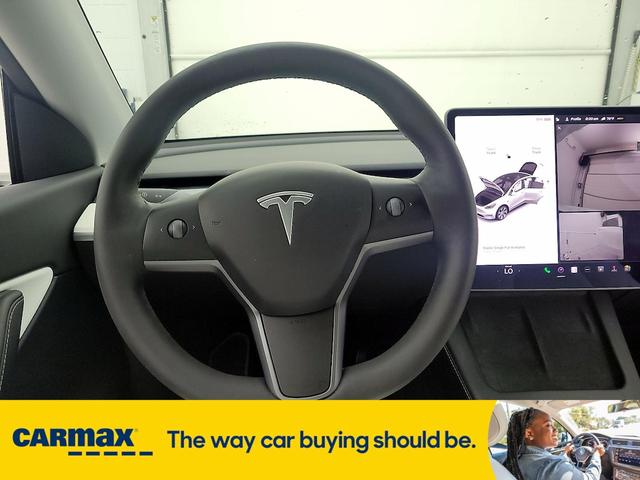 Photo of 2021 White Tesla Model Y