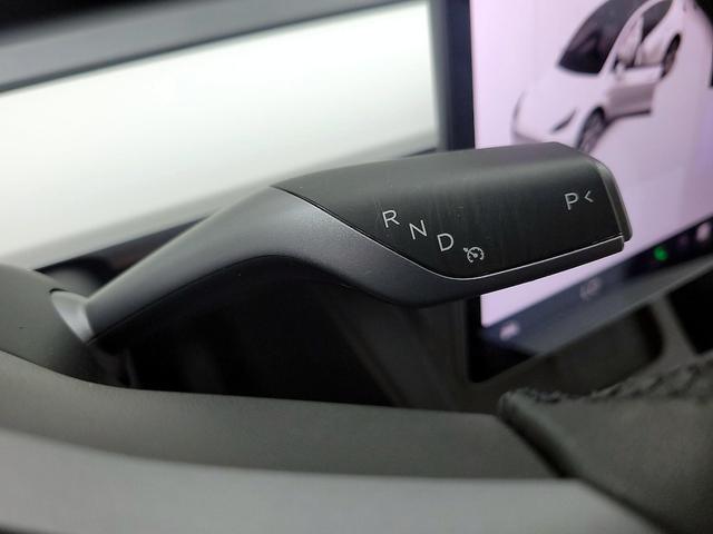 Photo of 2021 White Tesla Model Y