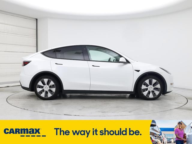 Photo of 2021 White Tesla Model Y