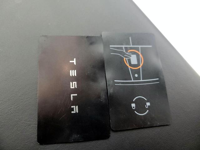Photo of 2021 White Tesla Model Y