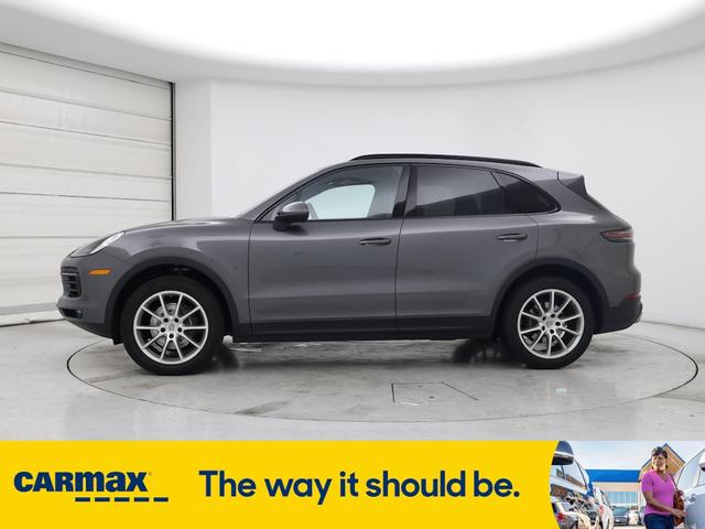 Photo of 2019 Gray Porsche Cayenne