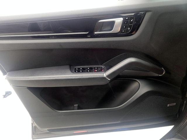 Photo of 2019 Gray Porsche Cayenne