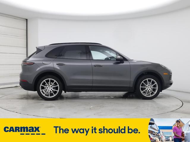 Photo of 2019 Gray Porsche Cayenne