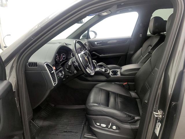 Photo of 2019 Gray Porsche Cayenne