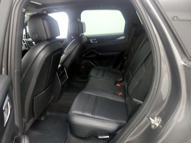Photo of 2019 Gray Porsche Cayenne
