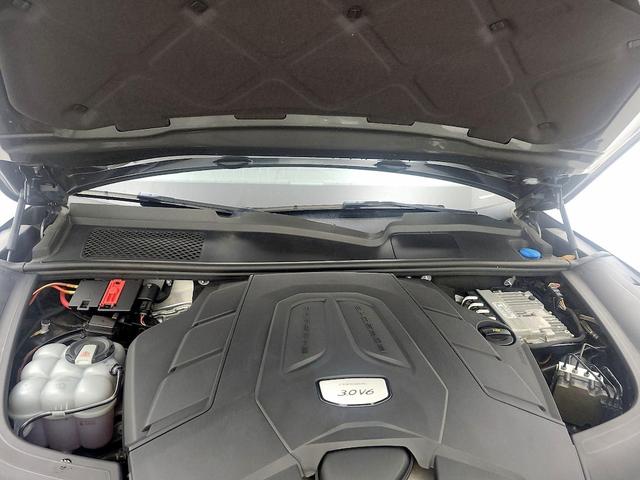 Photo of 2019 Gray Porsche Cayenne