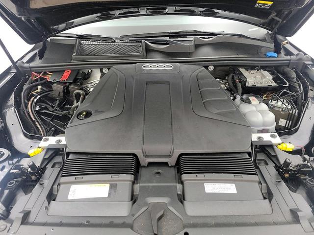 Photo of 2021 Black Audi Q7
