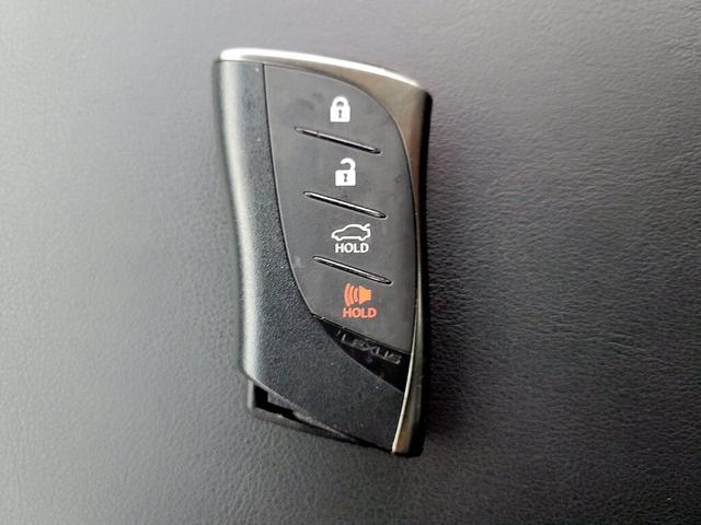 Photo of 2021 Gray Lexus ES 350