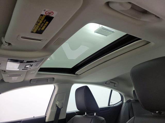 Photo of 2021 Gray Lexus ES 350