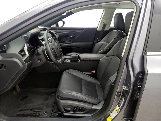 Photo of 2021 Gray Lexus ES 350