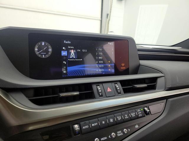 Photo of 2021 Gray Lexus ES 350