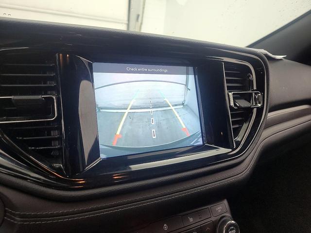 Photo of 2022 White Dodge Durango
