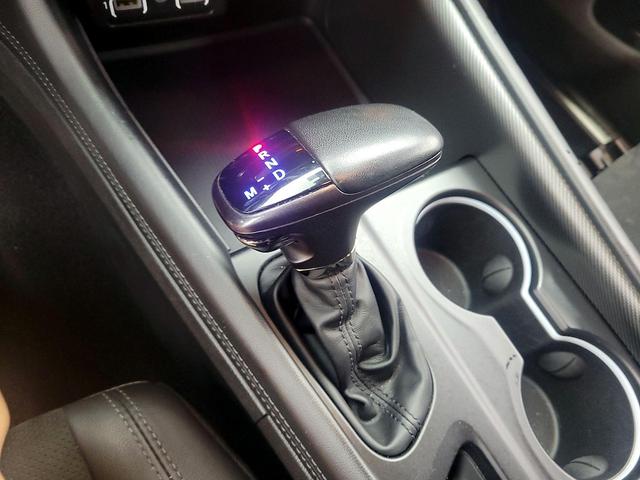 Photo of 2022 White Dodge Durango