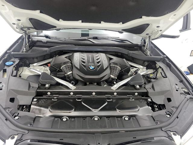 Photo of 2021 White BMW X6