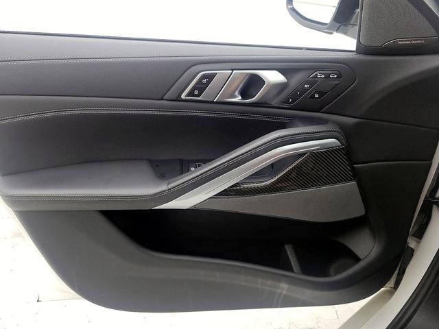 Photo of 2021 White BMW X6