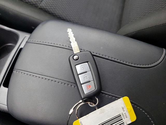 Photo of 2021 Gray Nissan Rogue Sport