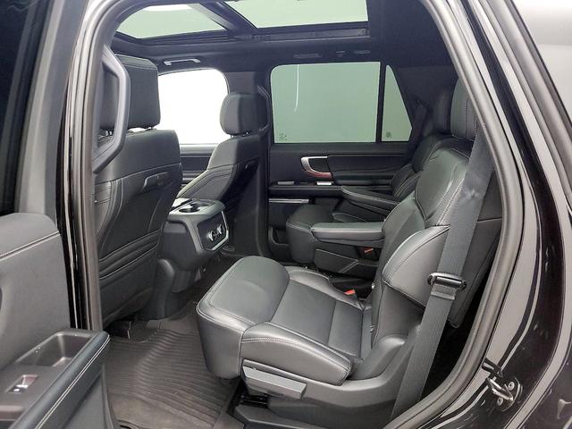 Photo of 2025 Black Ford Expedition