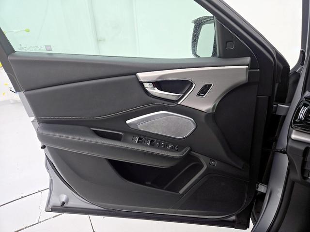 Photo of 2021 Silver Acura RDX