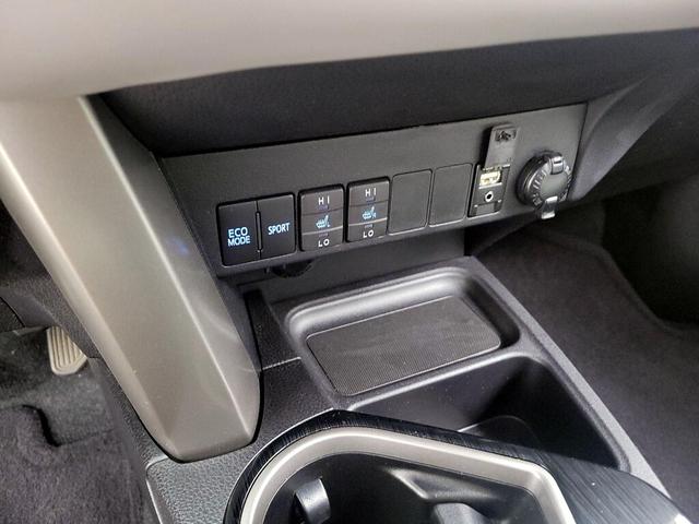Photo of 2017 Gray Toyota RAV4