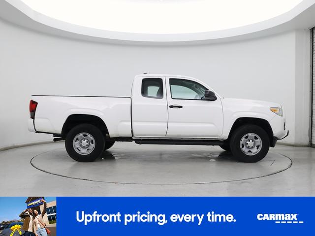 Photo of 2018 White Toyota Tacoma