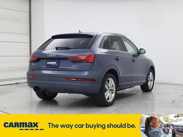 Photo of 2016 Blue Audi Q3